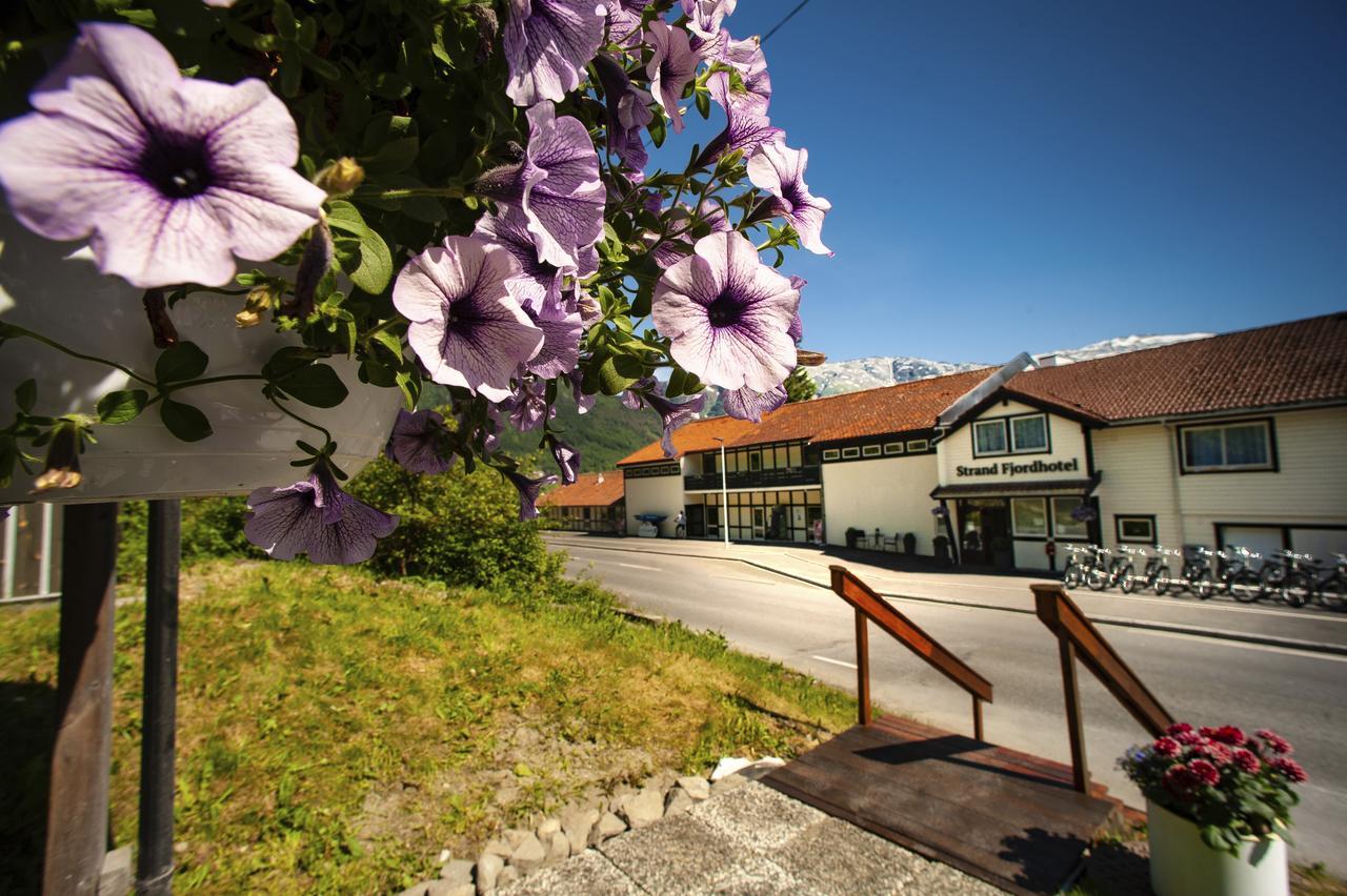 Strand Fjordmotel Ulvik Ngoại thất bức ảnh